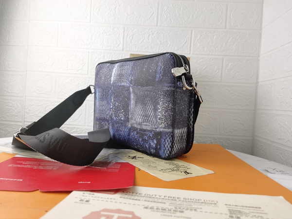 ルイヴィトンバッグ側面デザイン